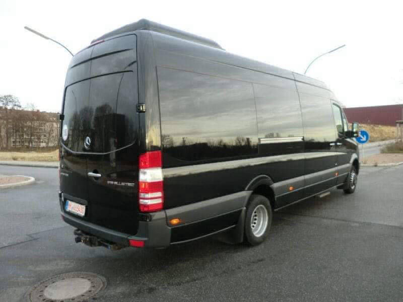 Moroccan Travelers Minibus 17 Seaters